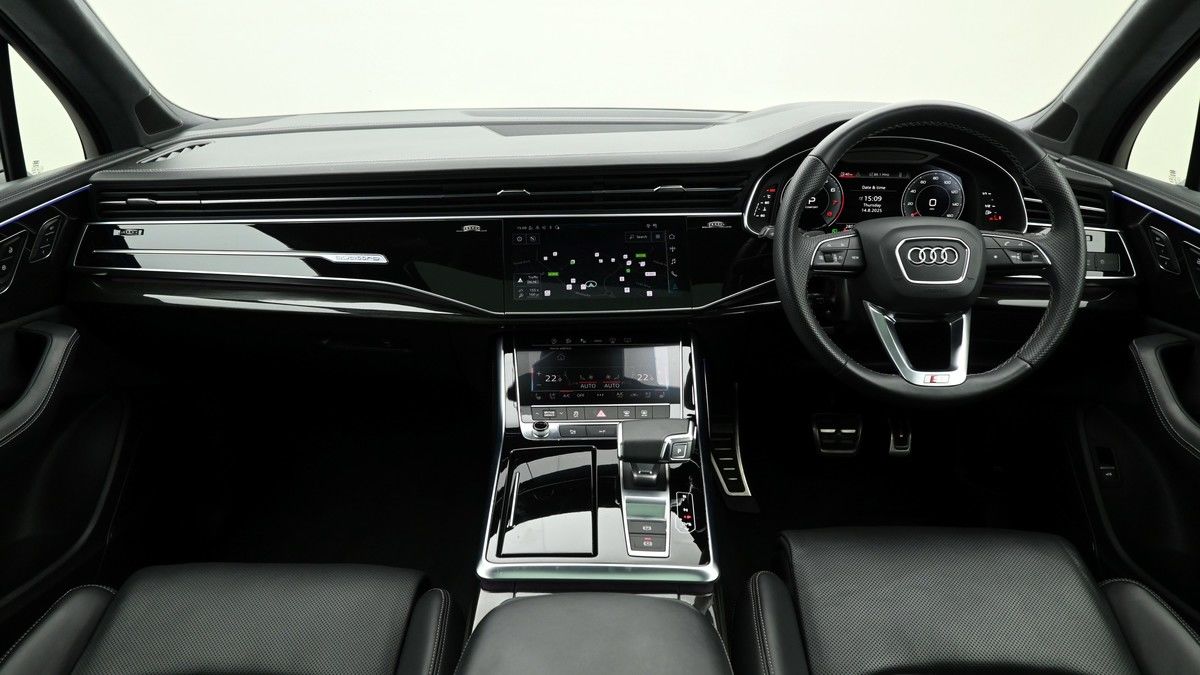 Audi Q7 Image 14