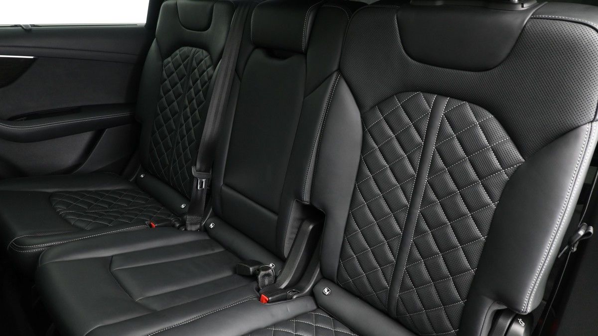 Audi Q7 Image 5