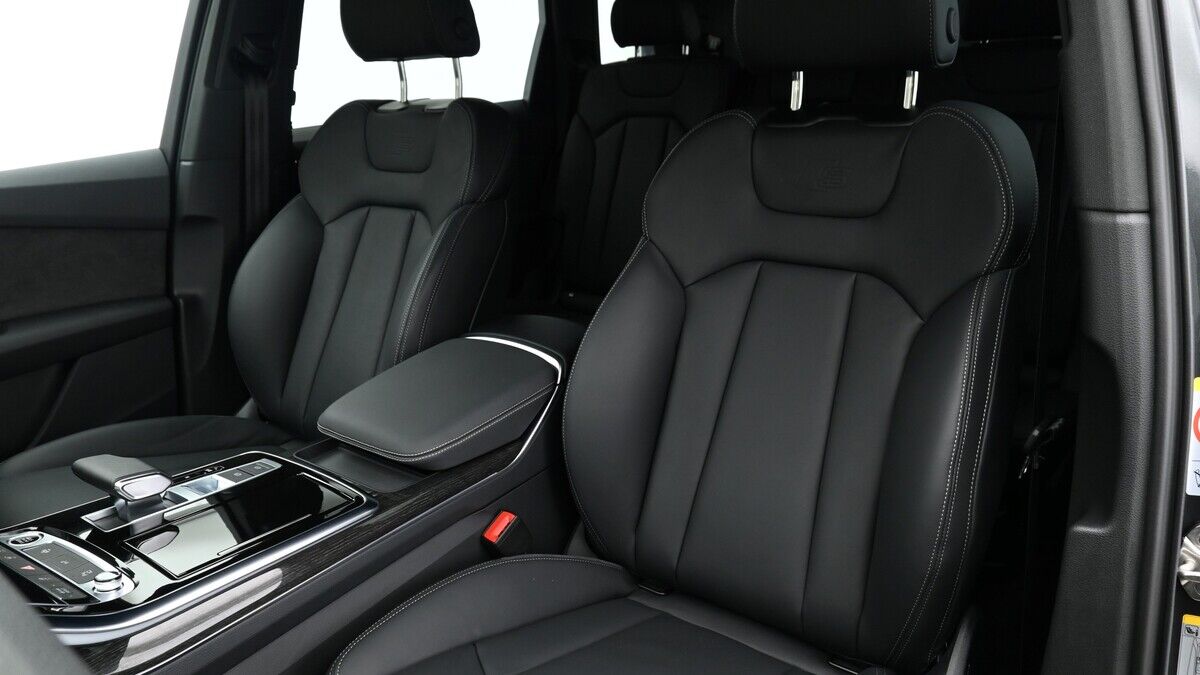 Audi Q7 Image 7