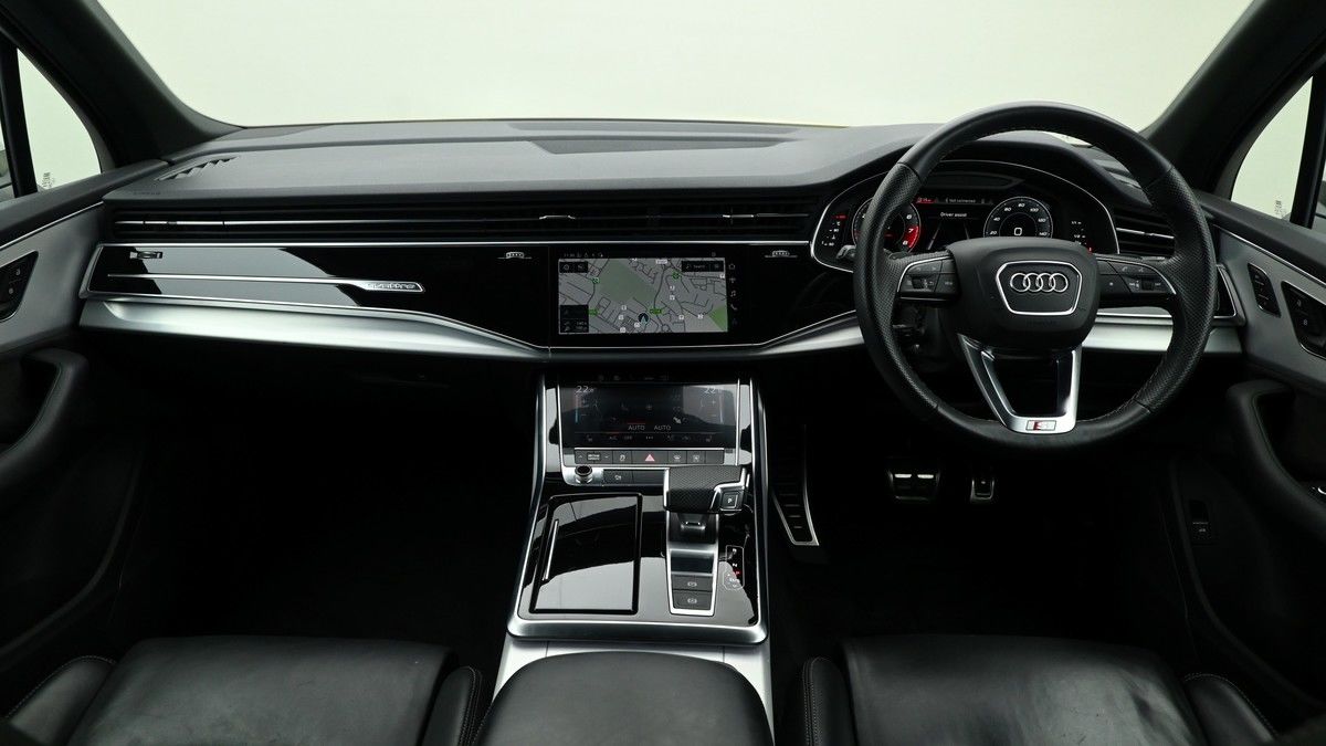 Audi SQ7 Image 14