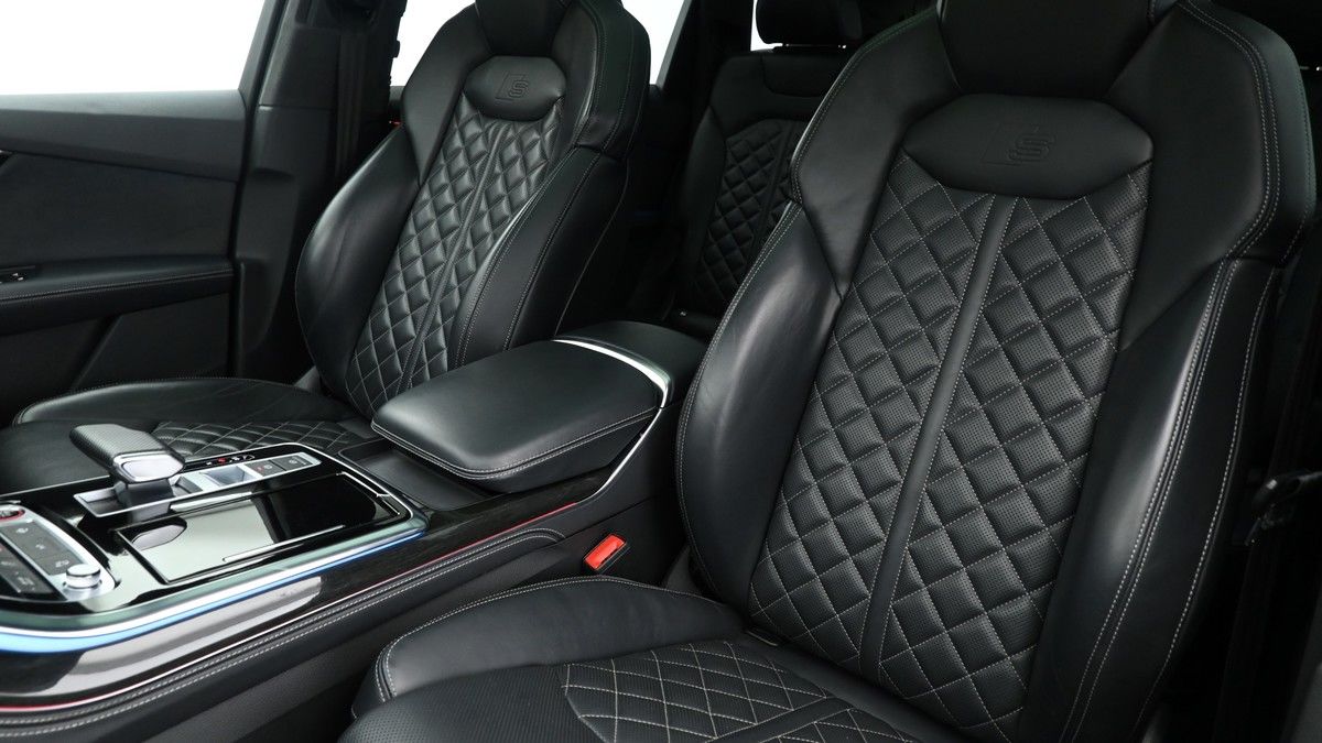 Audi SQ7 Image 4