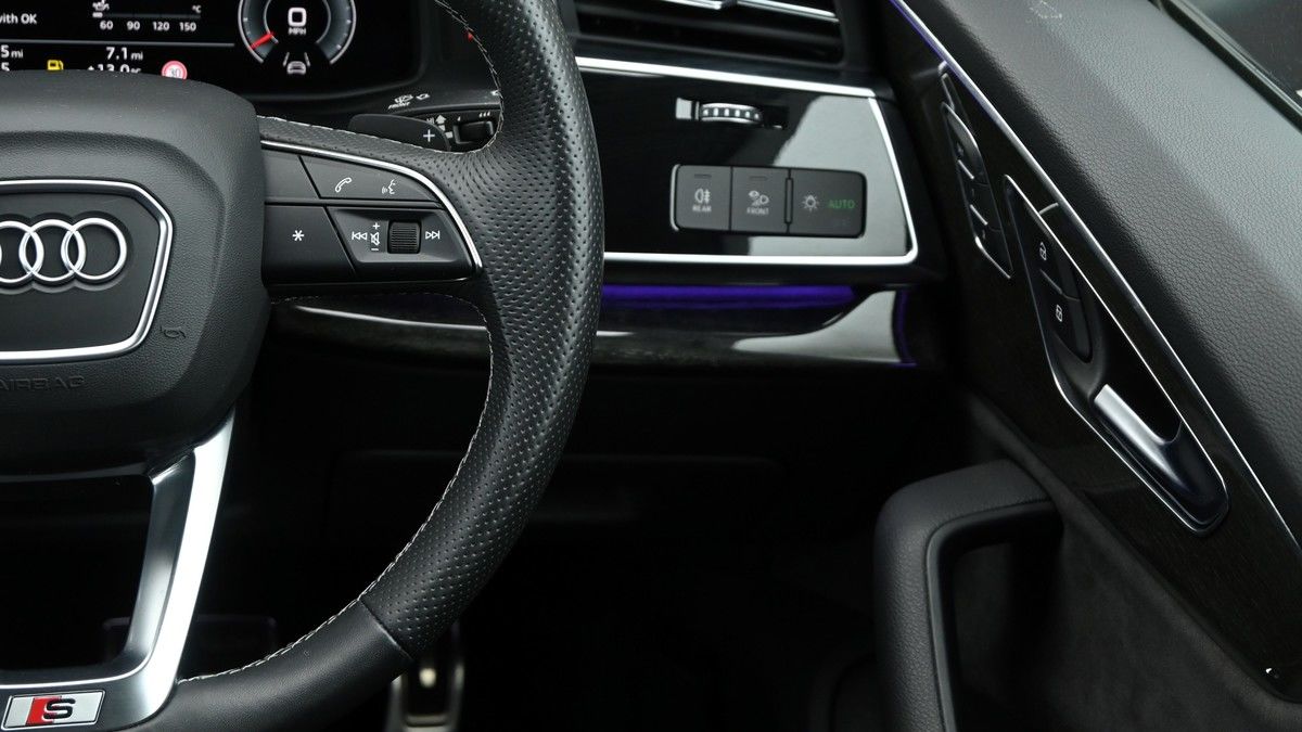 Audi Q7 Image 16