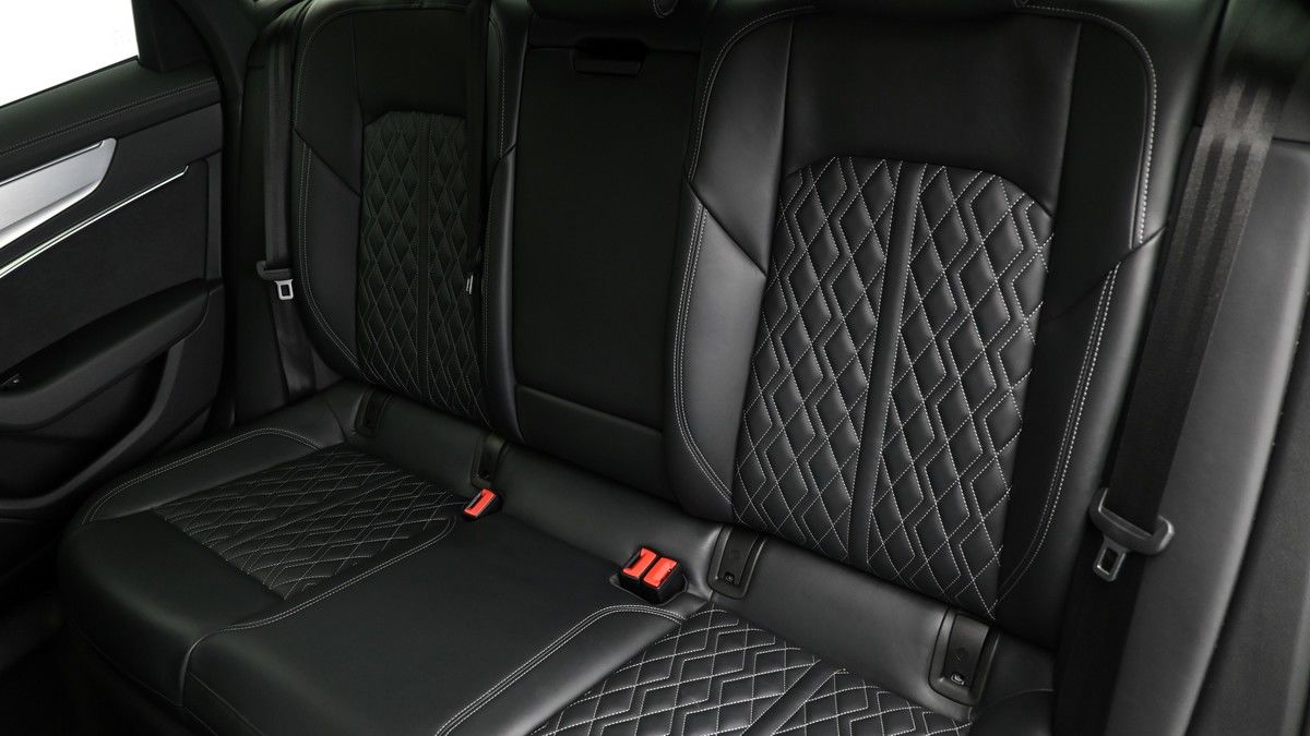 Audi S6 Saloon Image 4