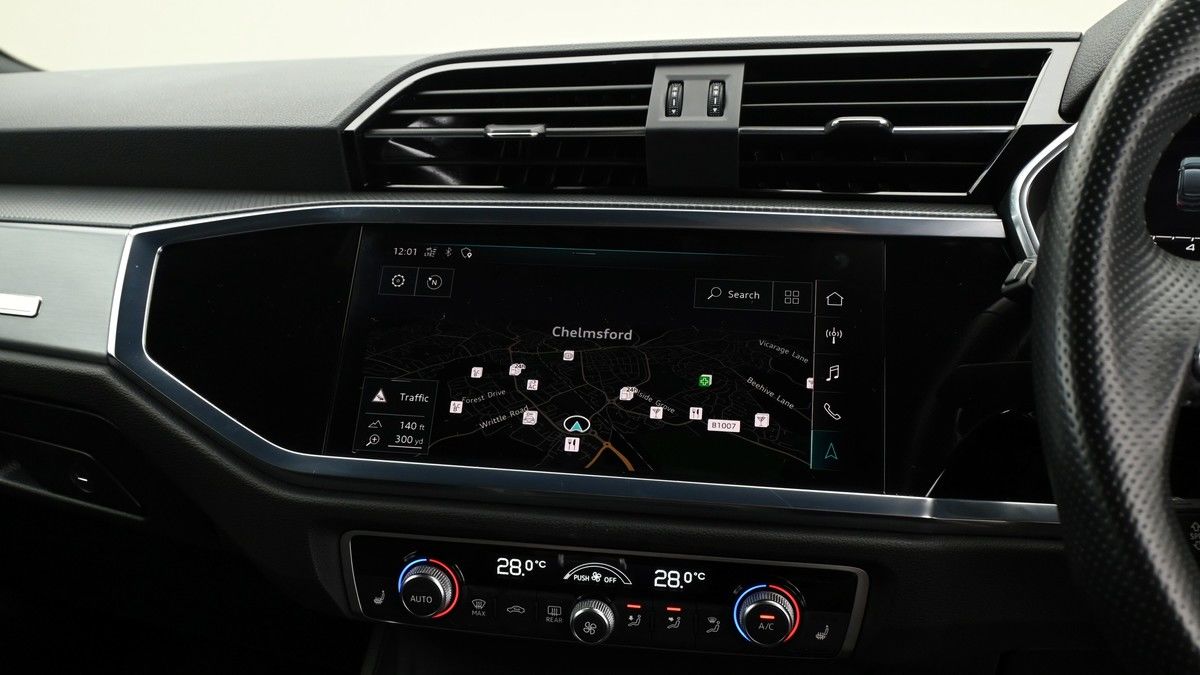 Audi Q3 Image 10