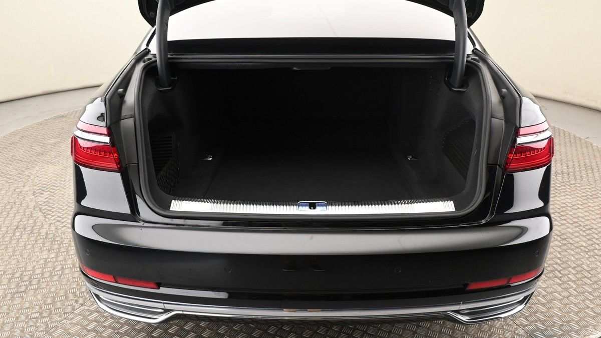 Audi A8 Image 10