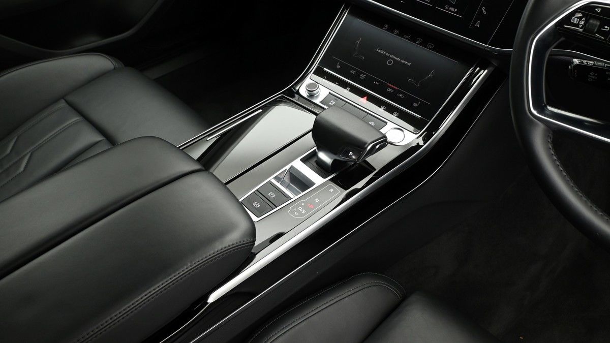 Audi A8 Image 2
