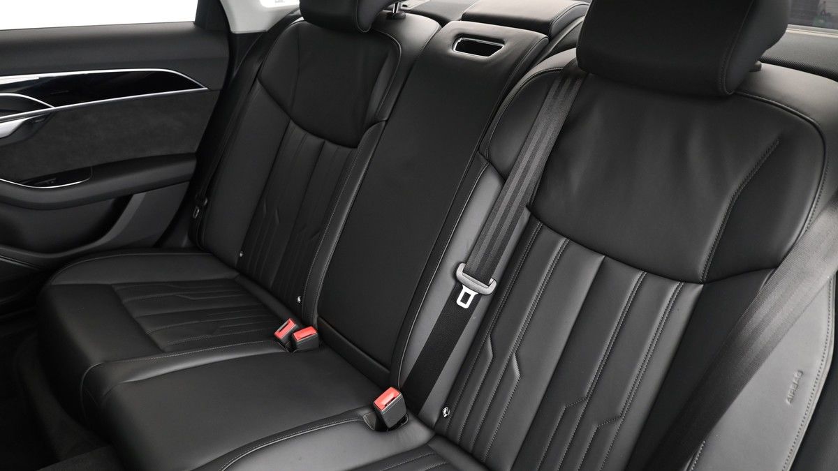 Audi A8 Image 5