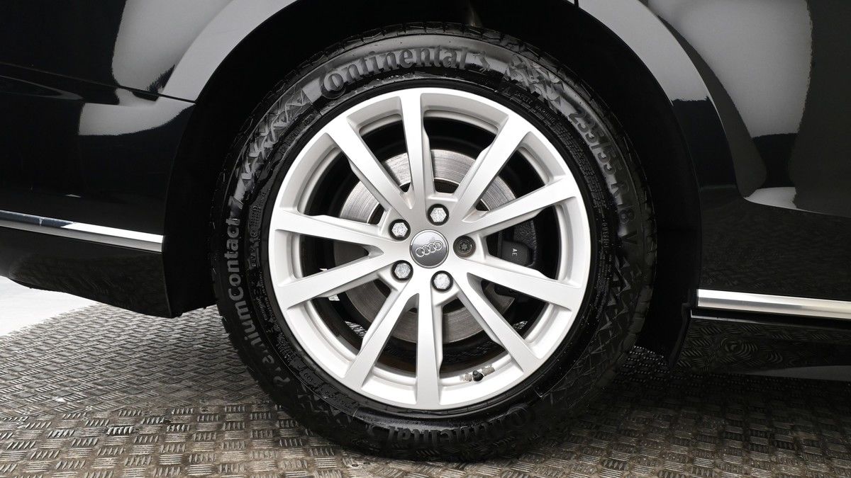 Audi A8 Image 9