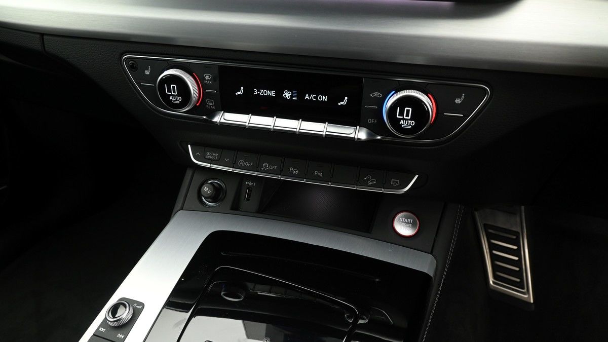 Audi SQ5 Image 12