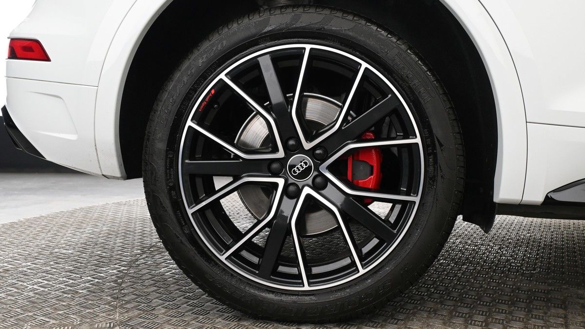 Audi Q5 Image 9