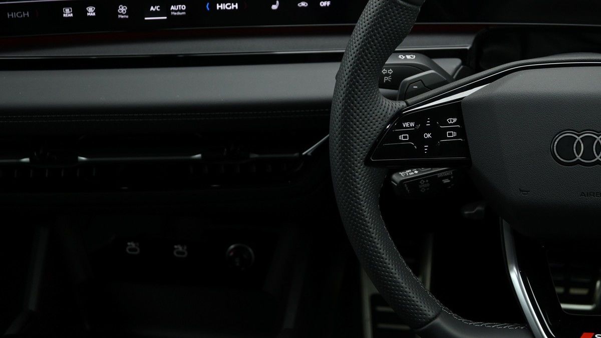 Audi Q6 e-tron Image 15