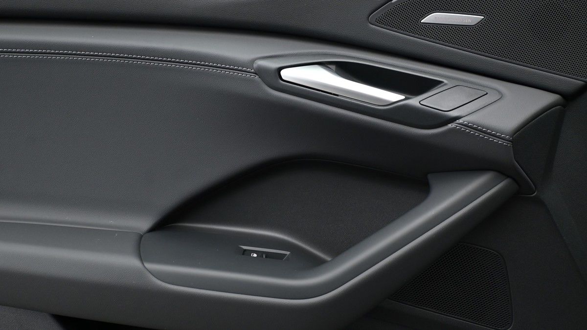 Audi Q6 e-tron Image 13