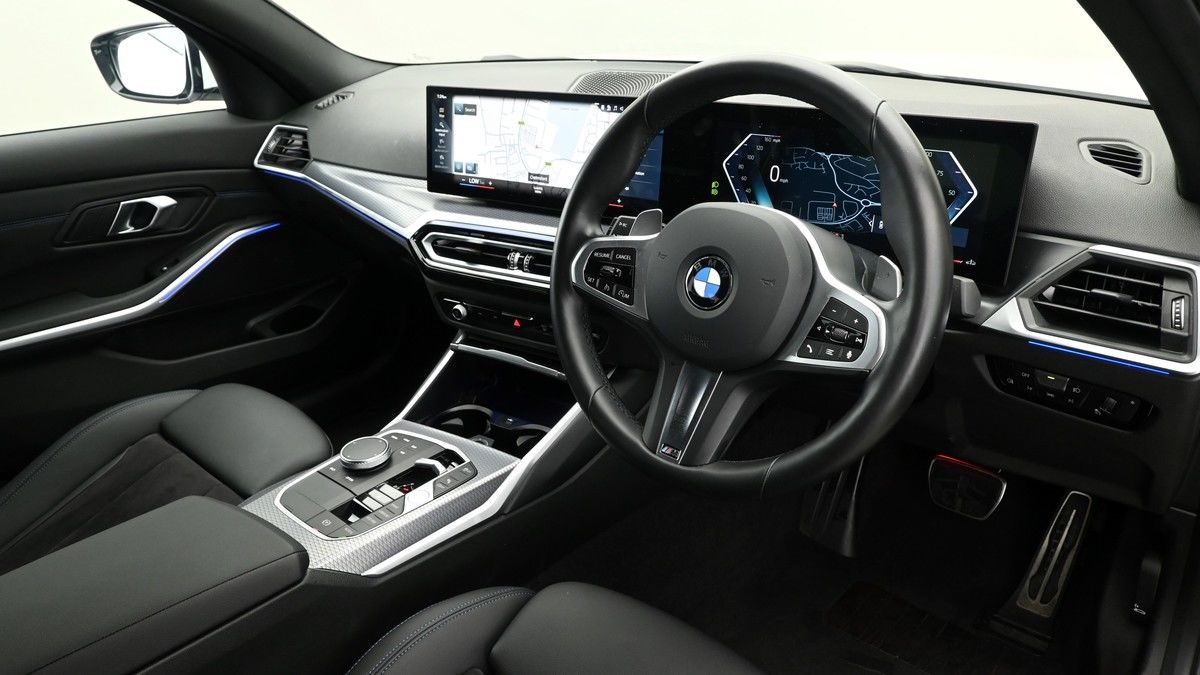 BMW 3 Series Image 4