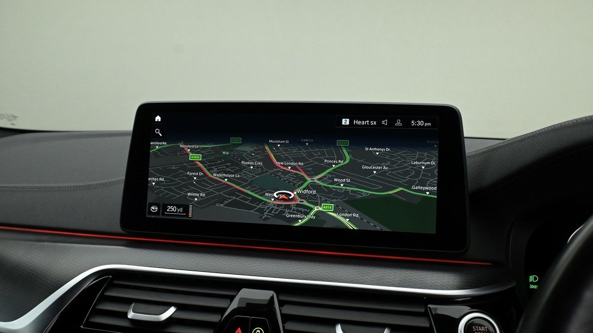 BMW 5 Series Image 10