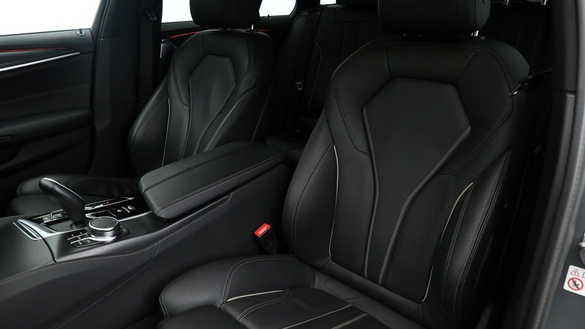 BMW 5 Series Image 3