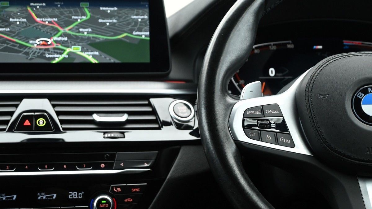 BMW 5 Series Image 14