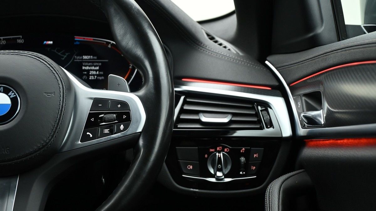 BMW 5 Series Image 15