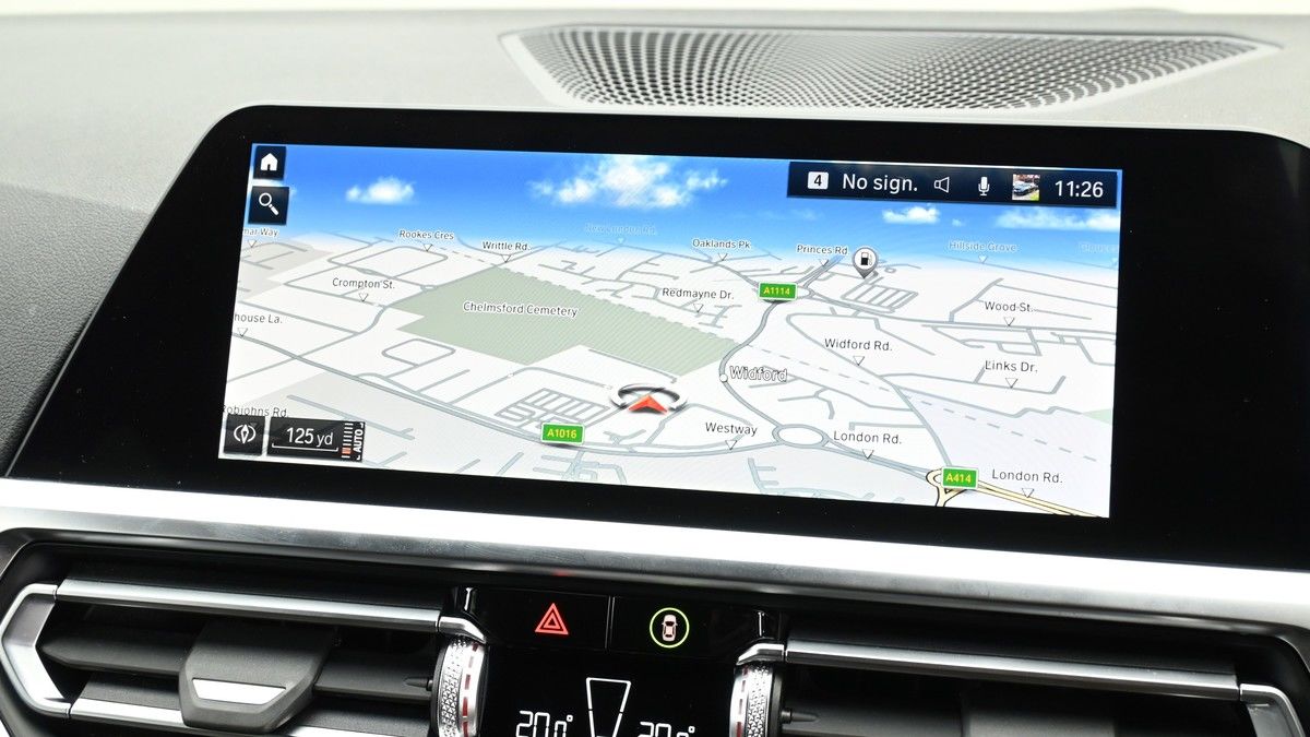 BMW 3 Series Image 11