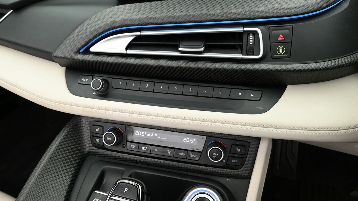 BMW i8 Image 12