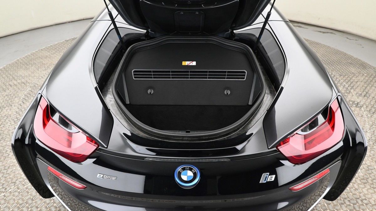 BMW i8 Image 10