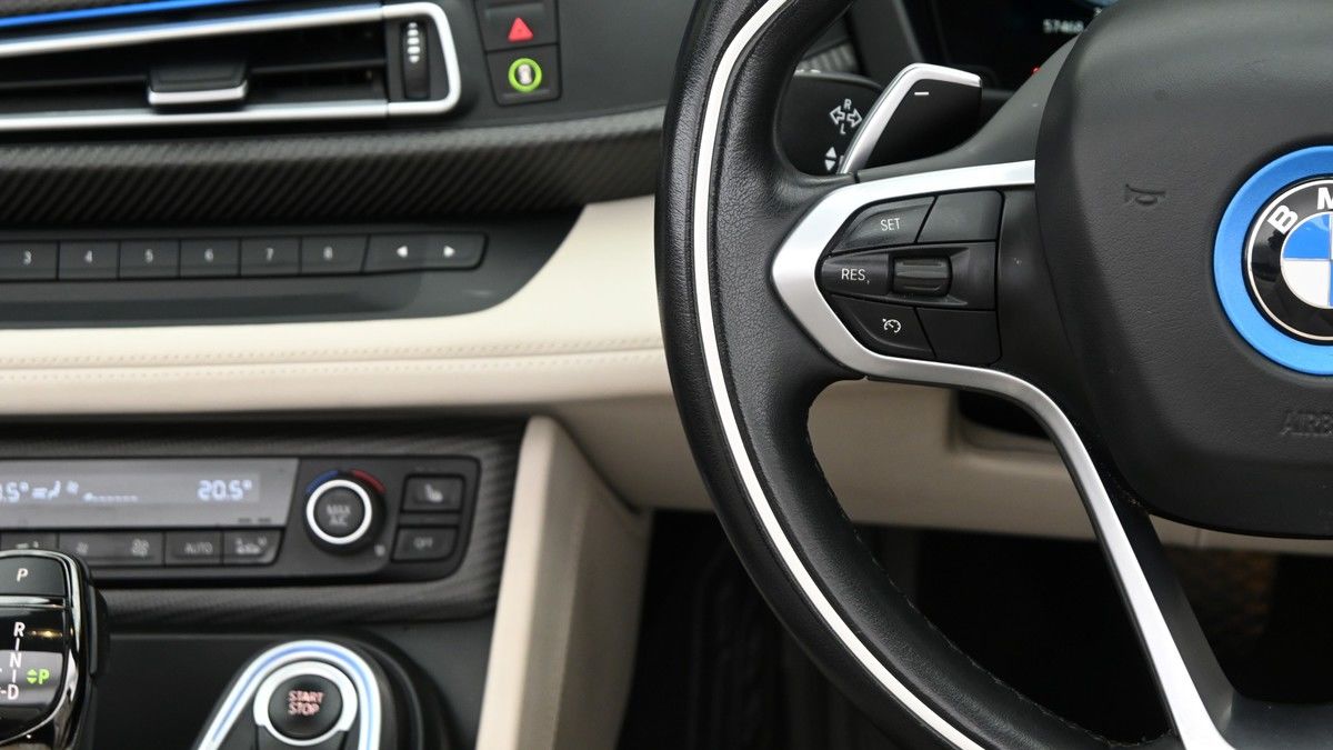 BMW i8 Image 15