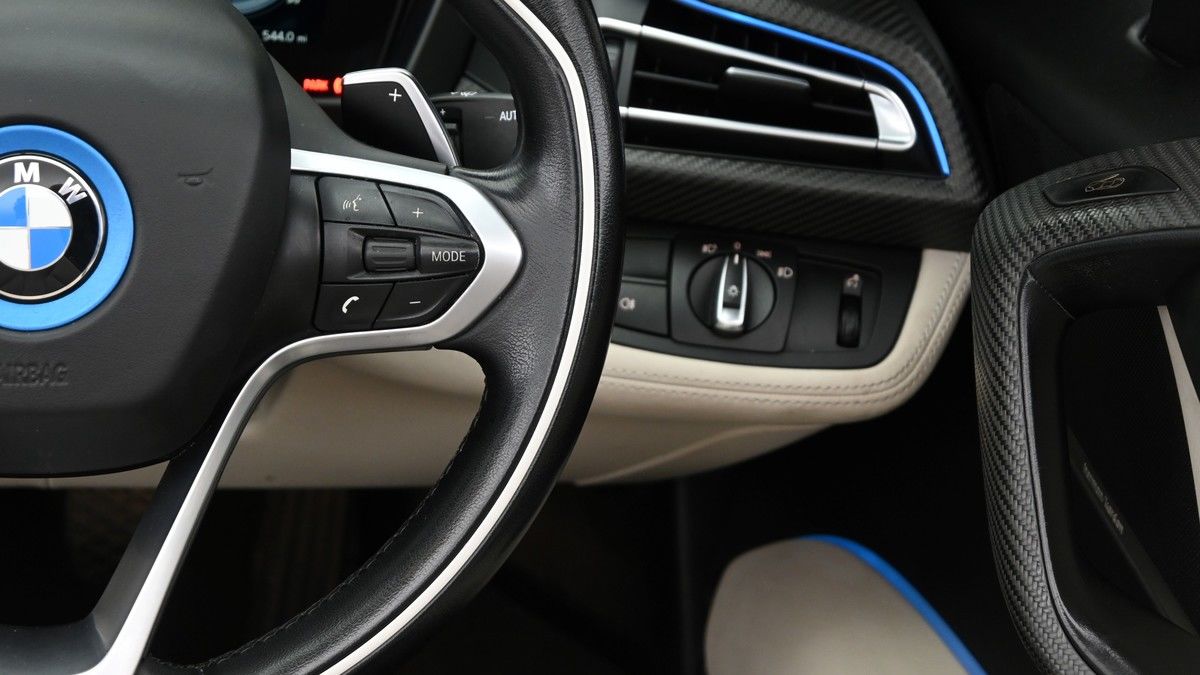 BMW i8 Image 16