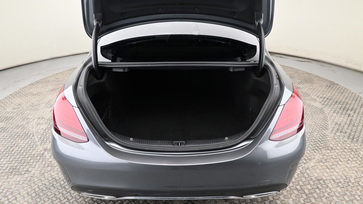 Mercedes-Benz C Class Image 18