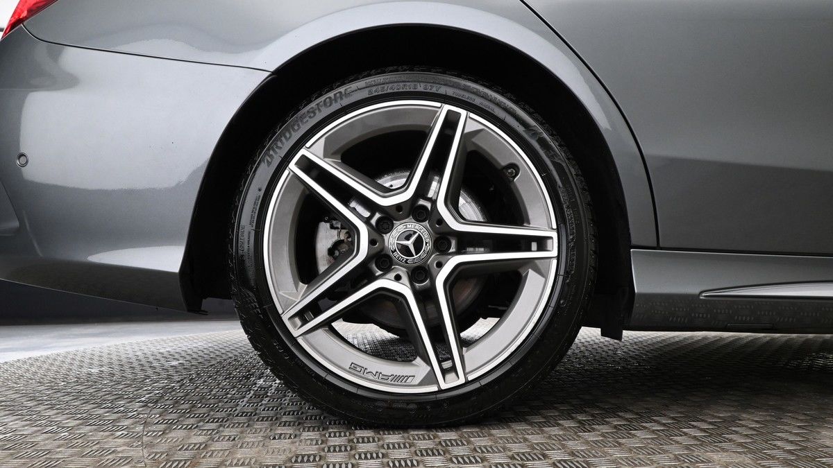 Mercedes-Benz C Class Image 16