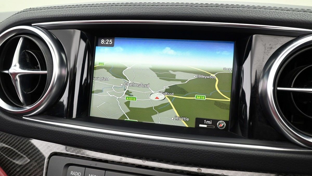 Mercedes-Benz SL Image 11