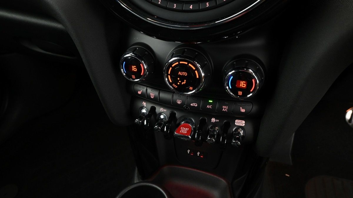 MINI Hatch Image 12