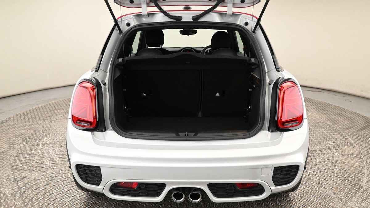MINI Hatch Image 10