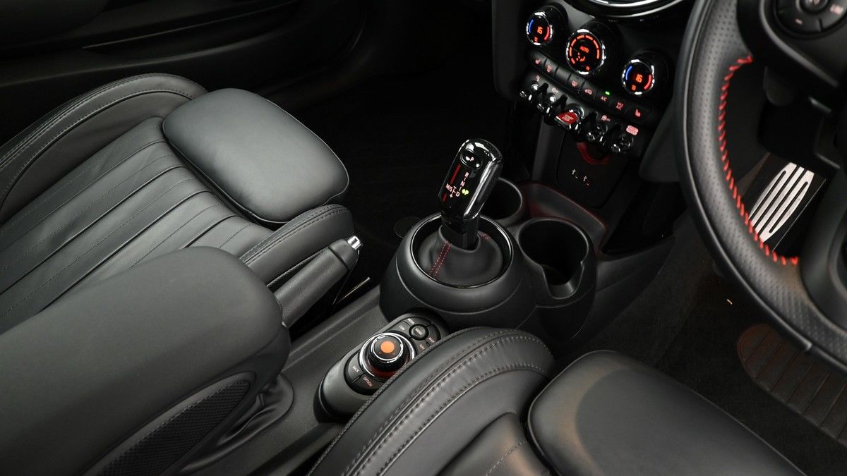 MINI Hatch Image 2