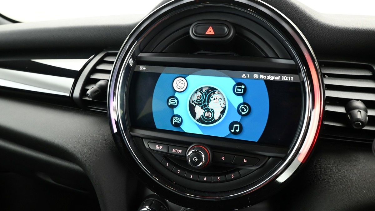 MINI Hatch Image 11