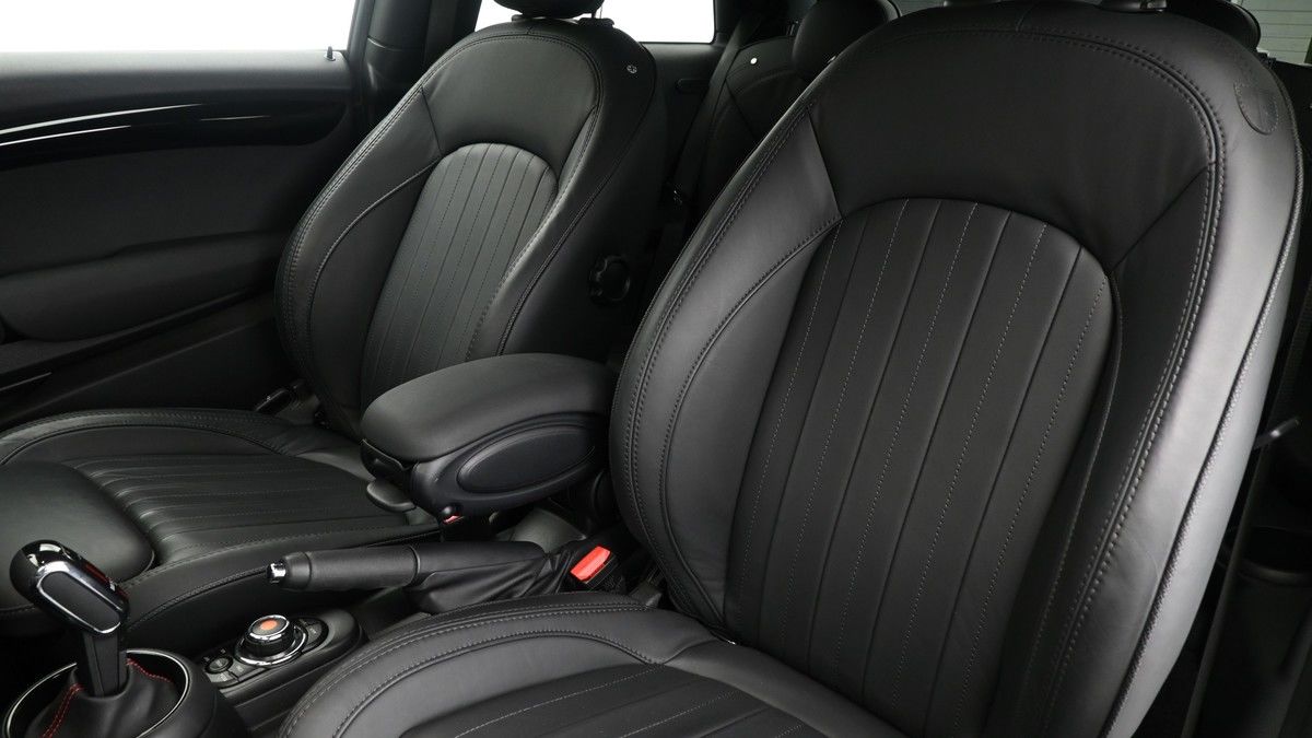 MINI Hatch Image 4