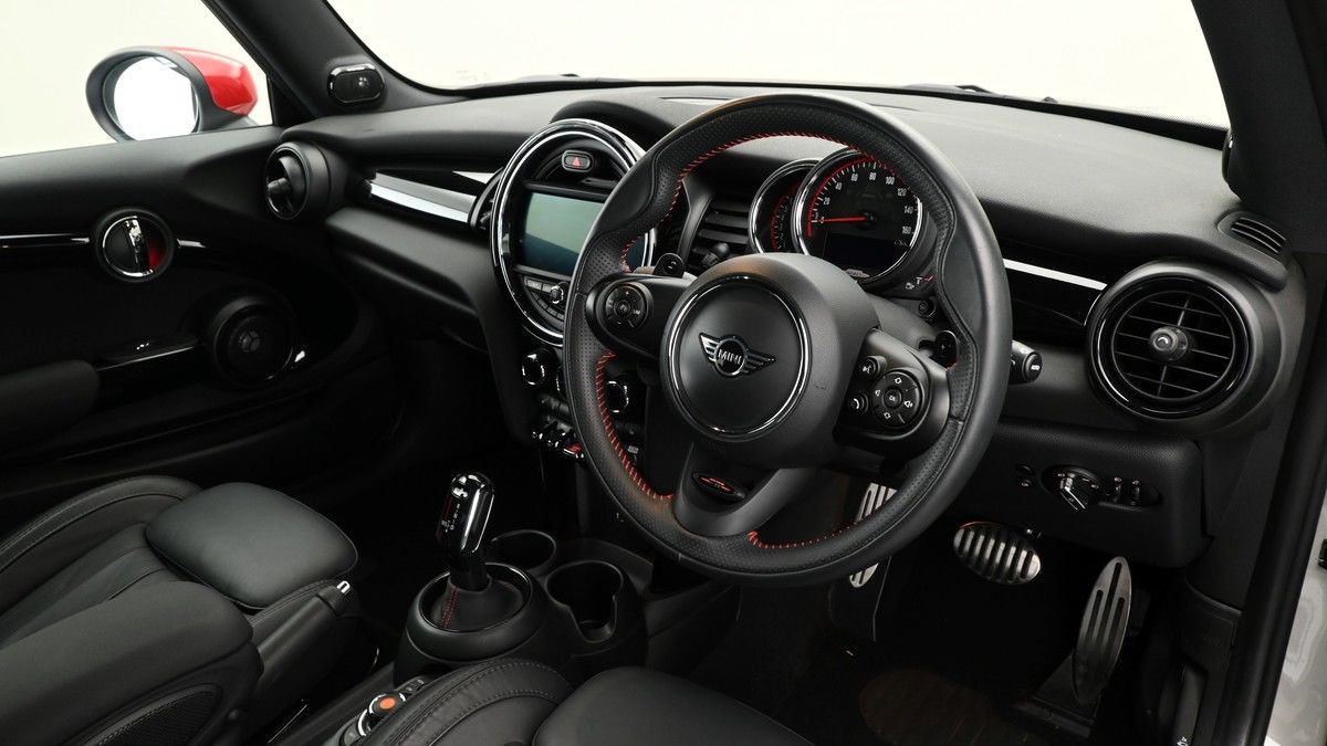 MINI Hatch Image 3