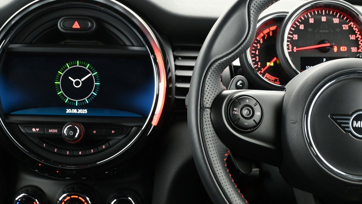 MINI Hatch Image 15
