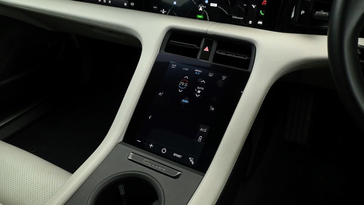 Porsche Taycan Image 12