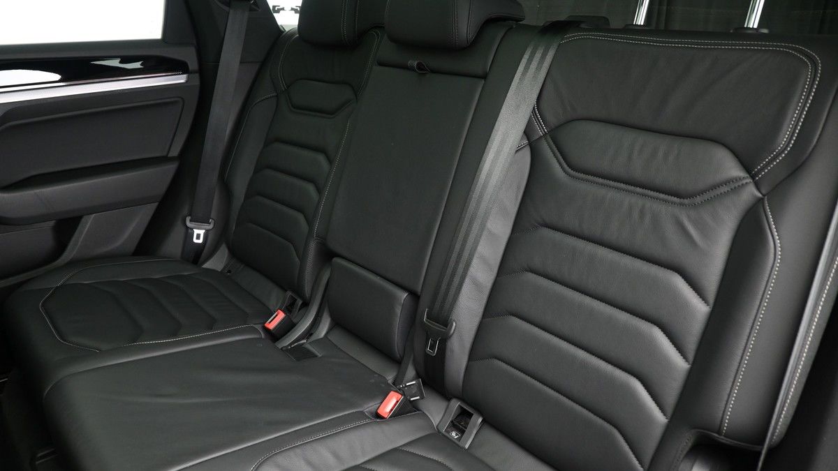 Volkswagen Touareg Image 5