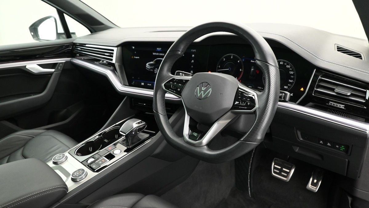 Volkswagen Touareg Image 3