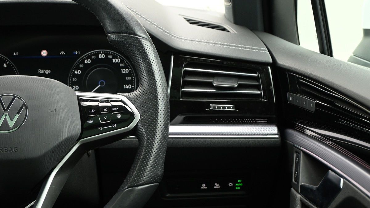Volkswagen Touareg Image 16