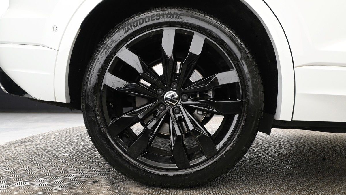 Volkswagen Touareg Image 9
