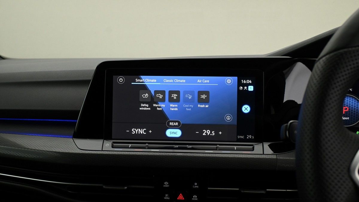 Volkswagen Golf Image 11