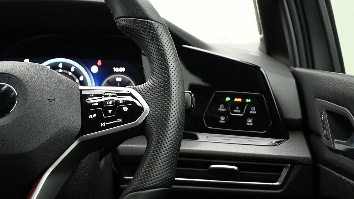 Volkswagen Golf Image 15