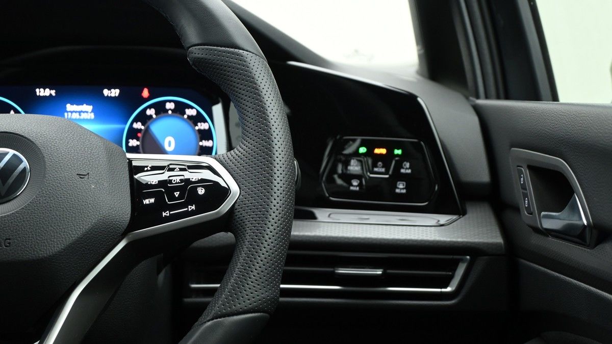 Volkswagen Golf Image 15