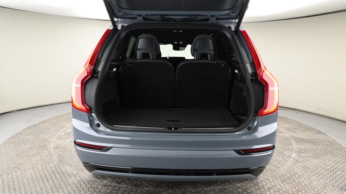 Volvo XC90 Image 10