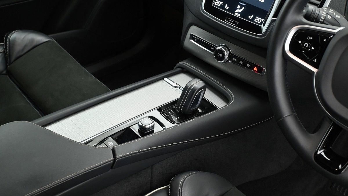Volvo XC90 Image 2