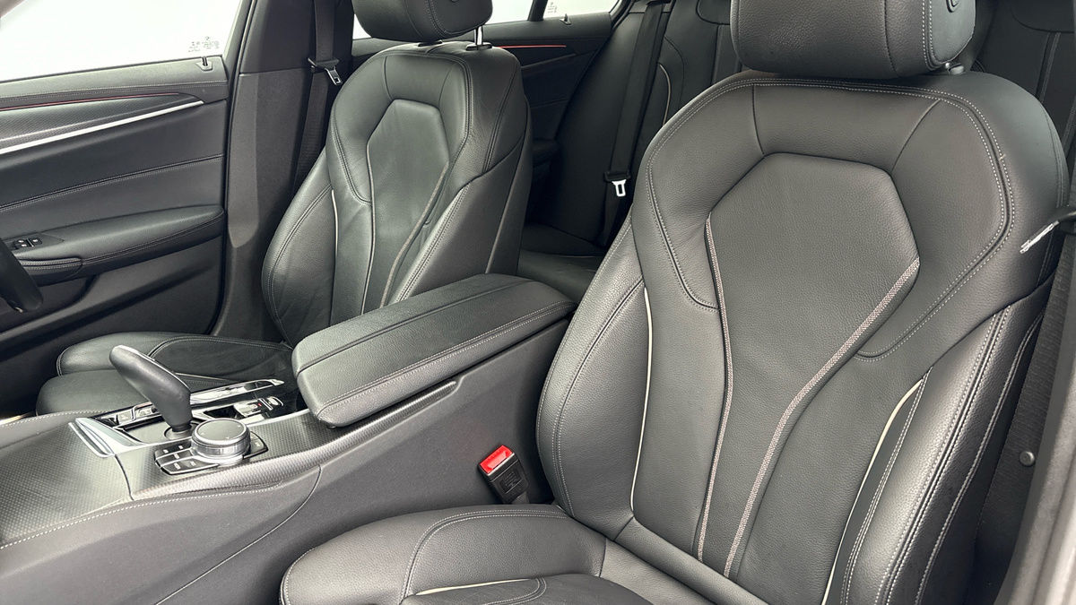 BMW 5 Series Image 7