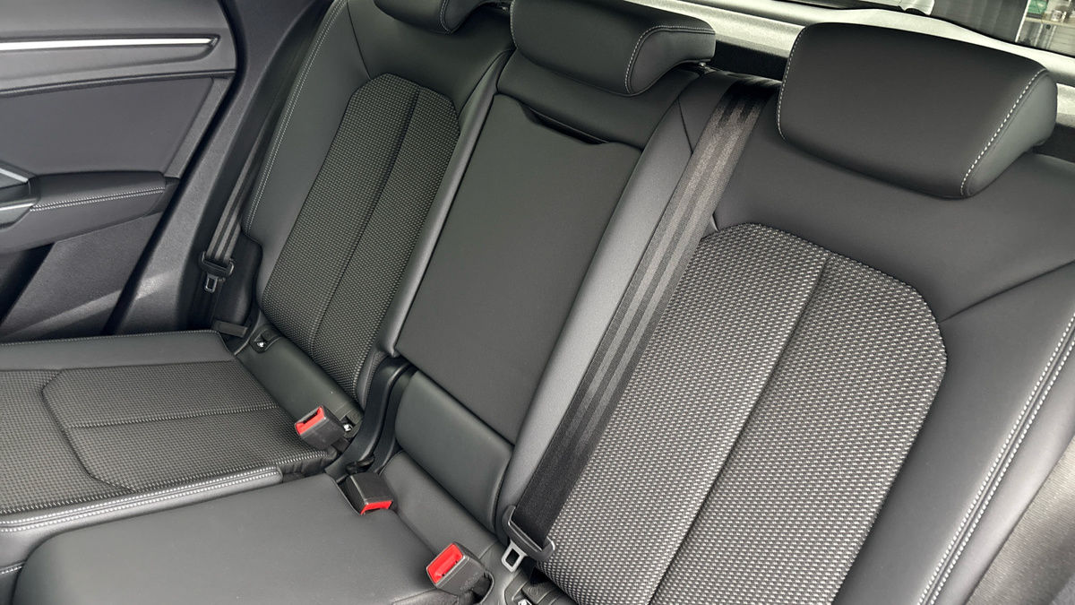 Audi Q3 Image 8