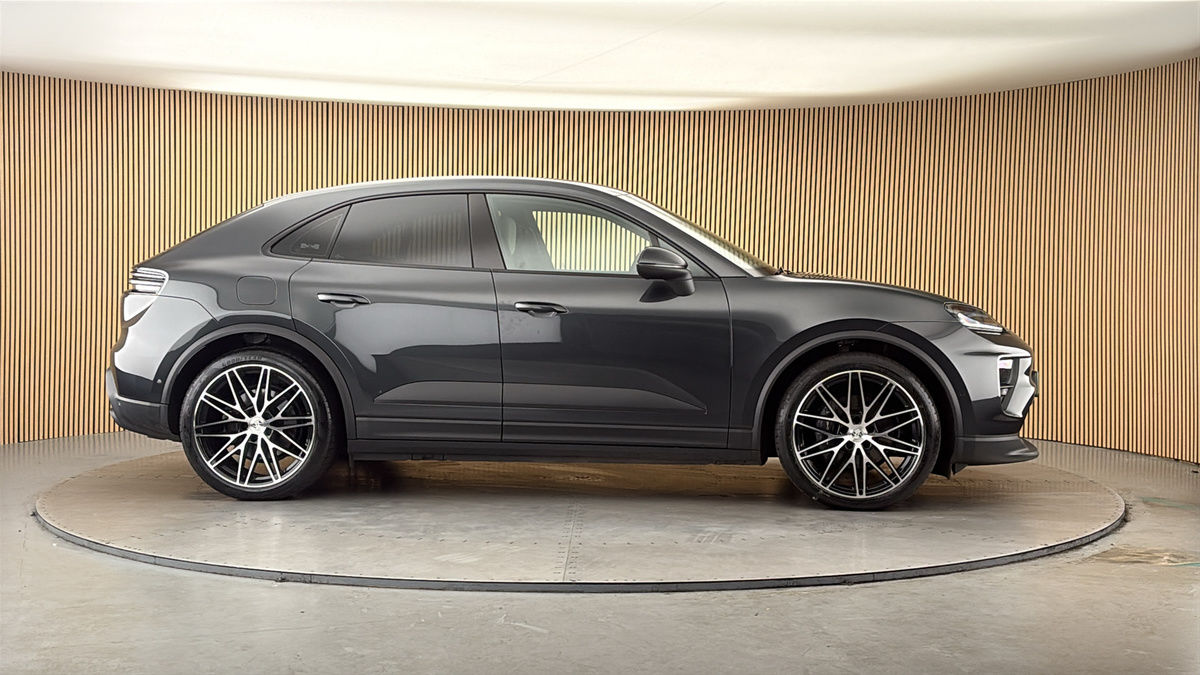 More views of Porsche Macan