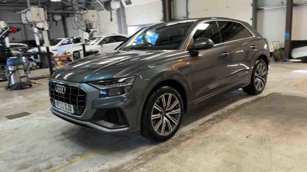 More views of Audi Q8